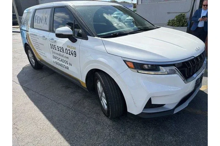 $17990 : Kia Carnival 2022 LX 4dr Min image 7