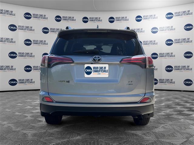 $22999 : PRE-OWNED 2018 TOYOTA RAV4 LE image 4