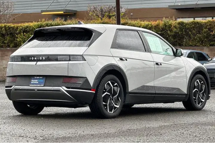 $23790 : Hyundai IONIQ 5 2024 SEL 4dr image 5