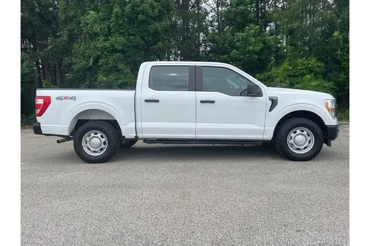 $31137 : Ford F-150 2022 4x4 XL 4dr S image 2