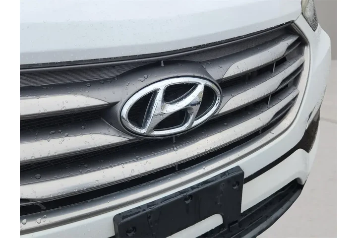 $9966 : Hyundai SANTA FE Sport 2017 image 9