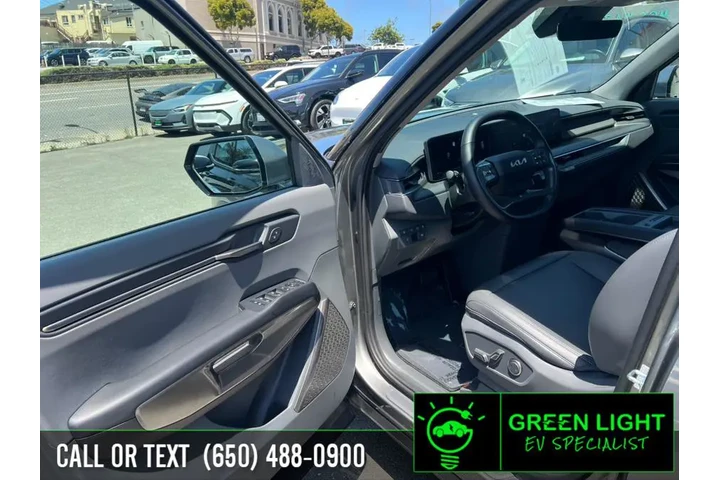 $35200 : 2024 EV9 Light Standard RWD image 9