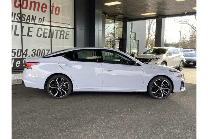 $18565 : Nissan Altima 2025 2.5 SR 4d image 4