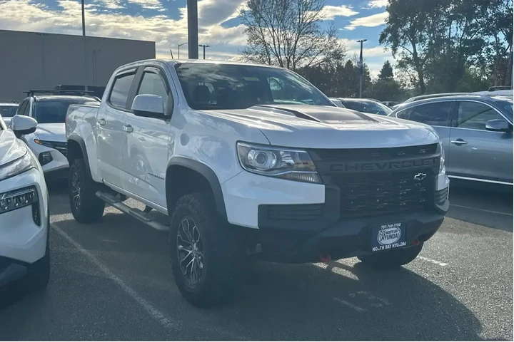 $35990 : Chevrolet Colorado 2022 4x4 image 2