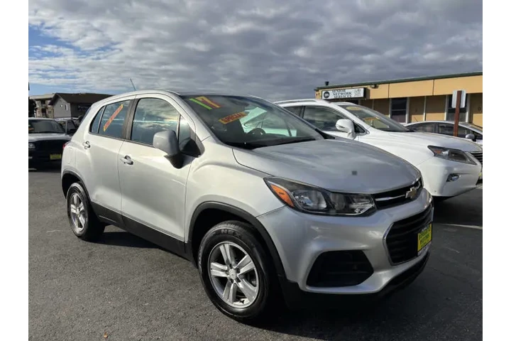 $8999 : 2017 Trax LS image 3