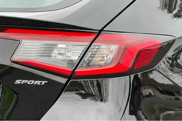 $23511 : Honda Civic 2024 Sport 4dr H image 9