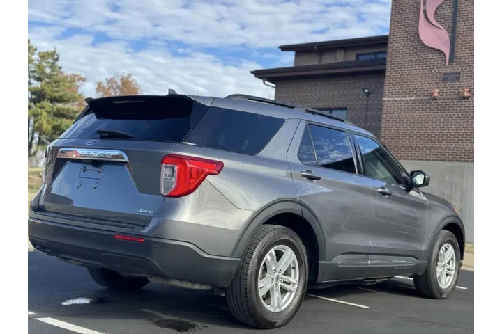 $18999 : 2022 Explorer XLT image 7