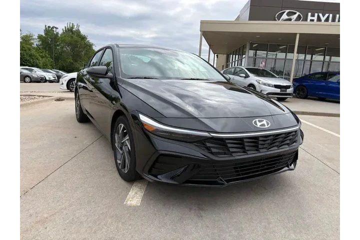$27498 : Hyundai ELANTRA Hybrid 2025 image 9