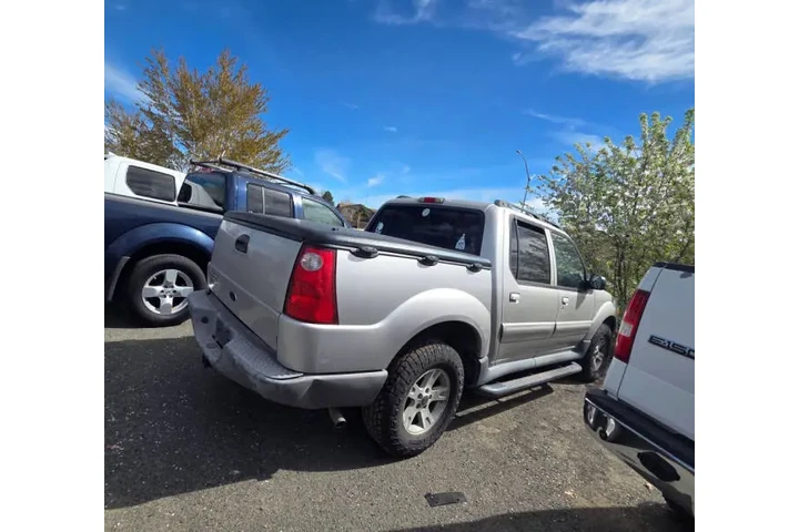 $6095 : 2005 Explorer Sport Trac image 4