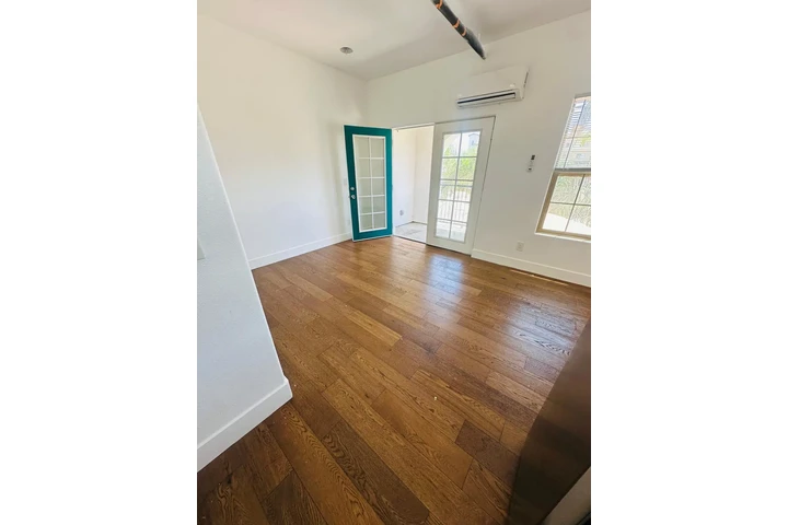 $1900 : Renta Studio (Santa Ana) image 4