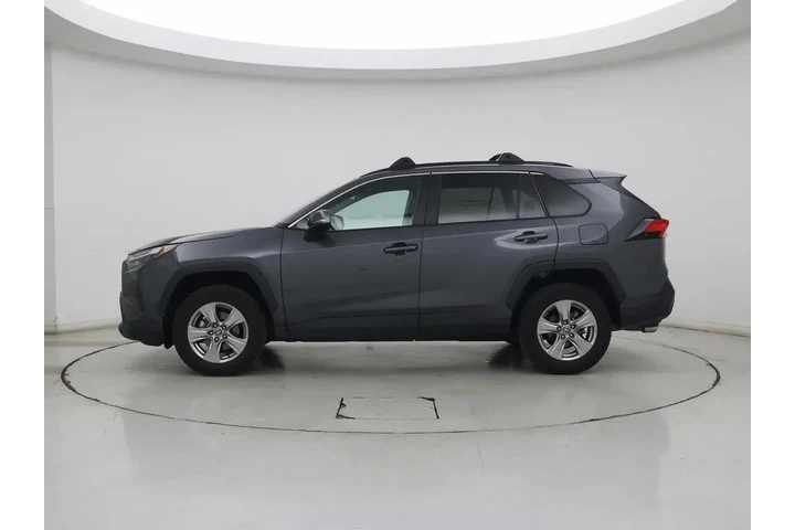 $30998 : Toyota RAV4 2023 AWD XLE 4dr image 3