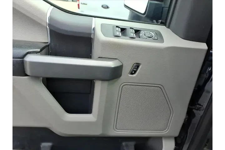 $15995 : Ford F-150 2017 4x2 XLT 4dr image 7