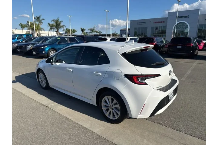 $20562 : Toyota Corolla Hatchback 202 image 6