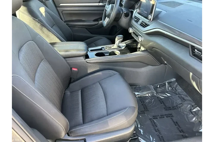 $17033 : Nissan Altima 2023 2.5 SV 4d image 9