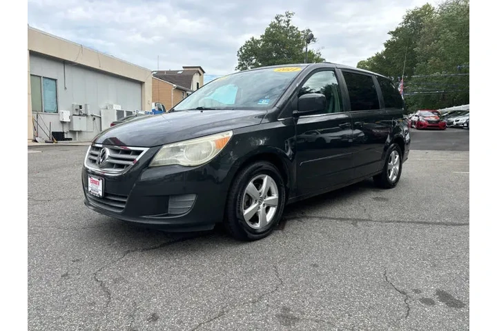 $3499 : 2011 Routan SE image 4