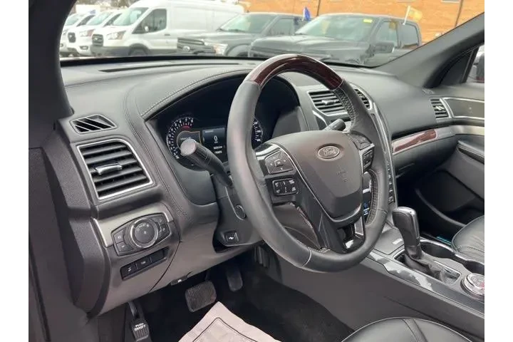 $19104 : Ford Explorer 2018 AWD Plati image 7