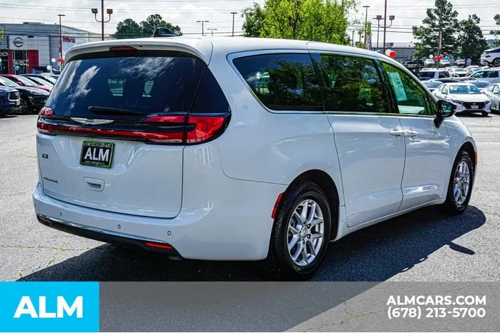 $24720 : Chrysler Pacifica 2024 Touri image 6