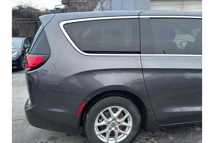 $19995 : Chrysler Pacifica 2023 Touri image 10