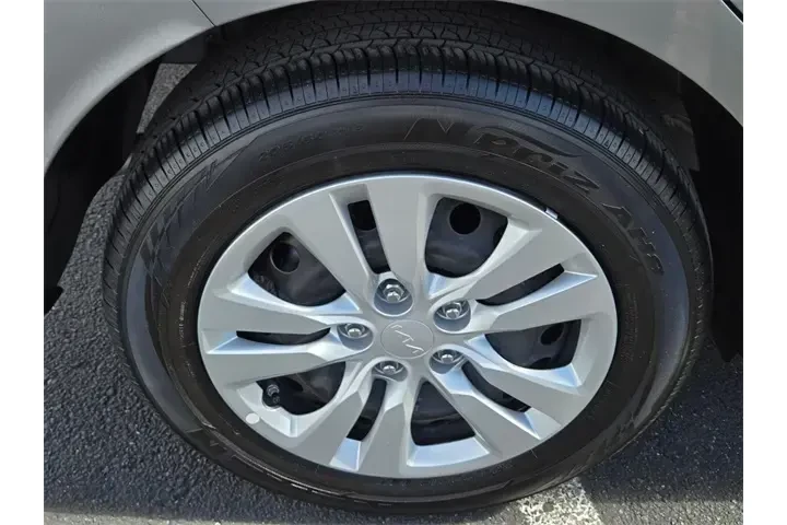 $18988 : Kia Soul 2023 LX 4dr Crossov image 9