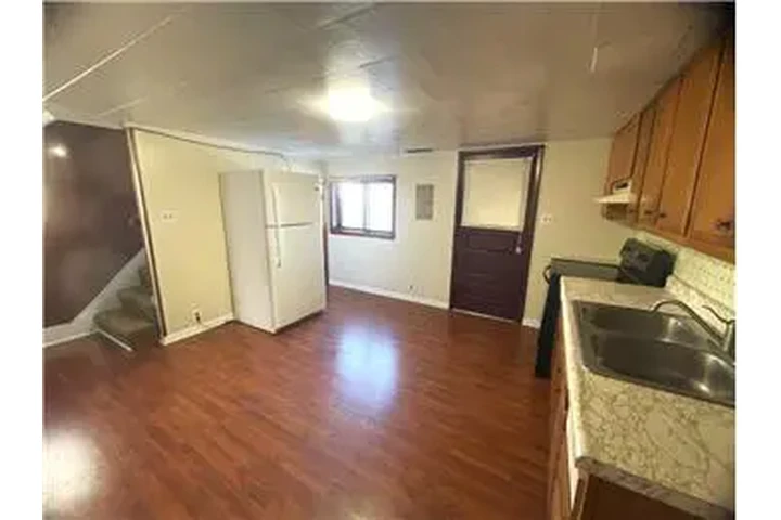 $600 : Rental property with 1 bedro image 4