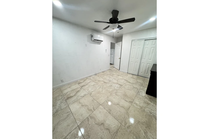 $1000 : ESTUDIOS EN RENTA image 5