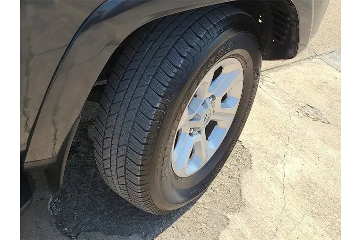 $35205 : Toyota 4Runner 2024 4x4 SR5 image 7