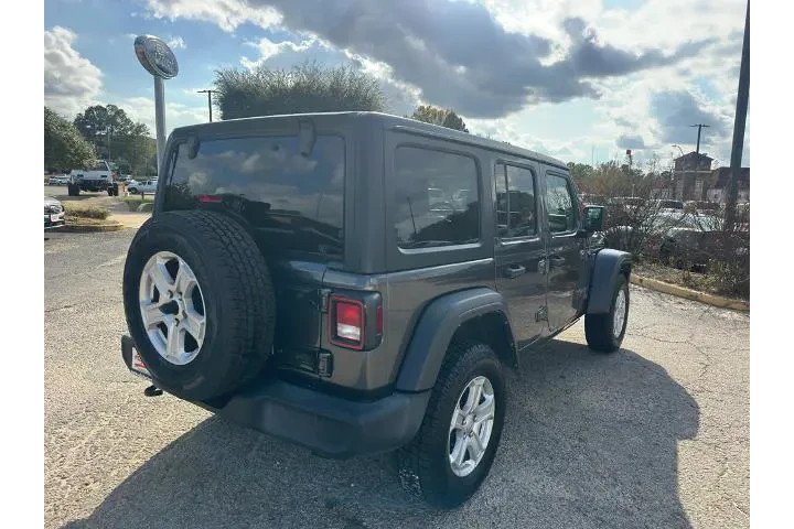 $27990 : Jeep Wrangler Unlimited 2021 image 5