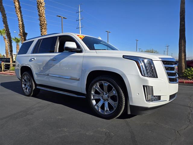 $47923 : Pre-Owned 2020 Escalade Luxury image 1