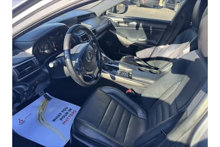$24999 : Lexus IS 200t 2017 4dr Sedan image 8