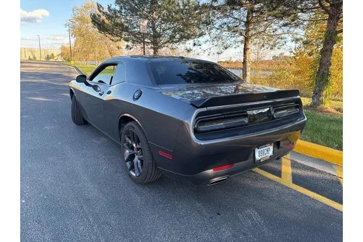 $22500 : Dodge Challenger 2022 SXT 2d image 3