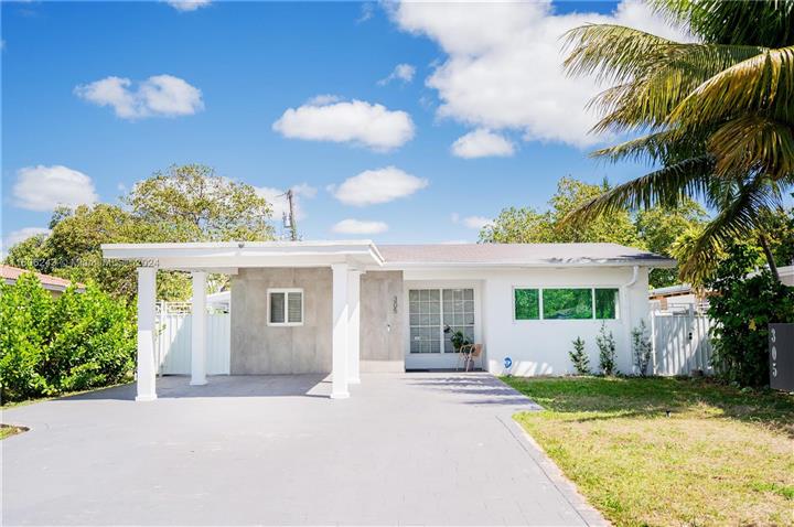 $679000 : North Miami House for Sale image 1