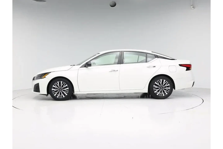 $20998 : Nissan Altima 2024 2.5 SV 4d image 3