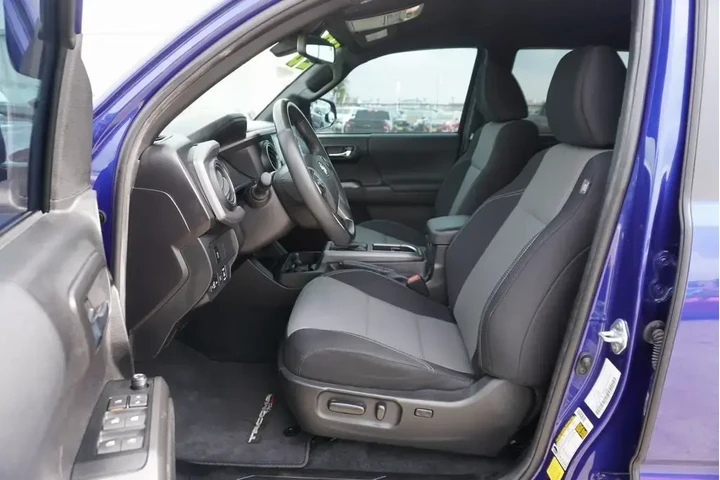 $39988 : Toyota Tacoma 2023 4x4 TRD S image 7