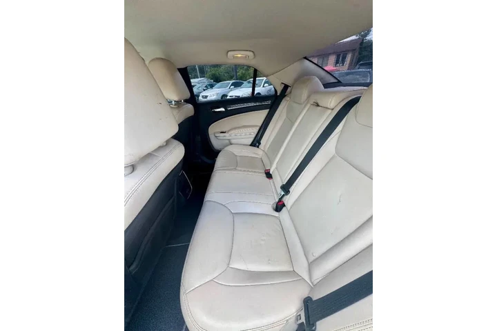 $11900 : 2019 300 Touring image 10