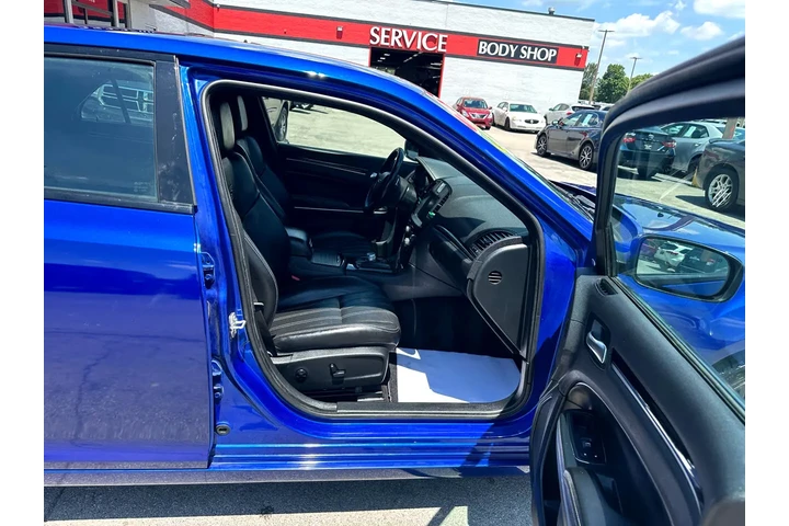 $16980 : 2019 300 300S RWD image 9