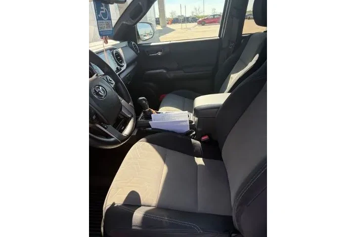 $36500 : Toyota Tacoma 2021 4x4 TRD S image 4