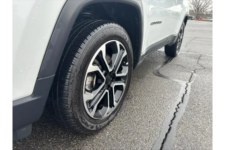 $24799 : Jeep Compass 2024 4x4 Limite image 9