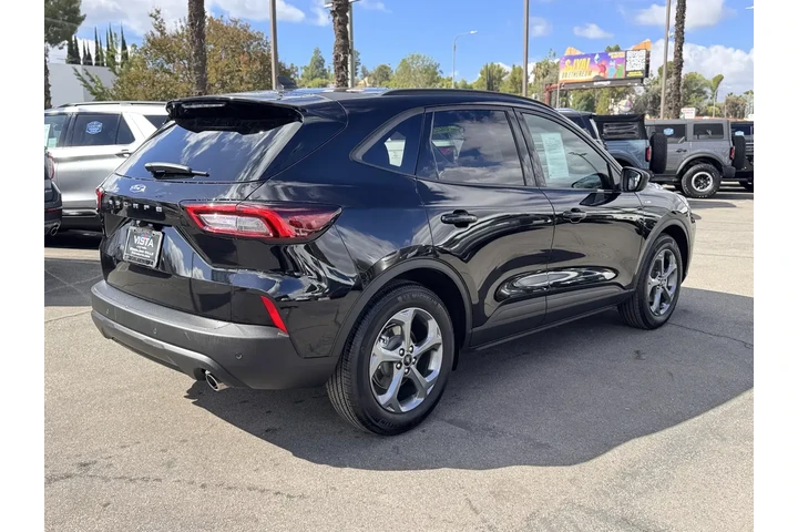 $30935 : Ford Escape 2025 ST-Line 4dr image 9