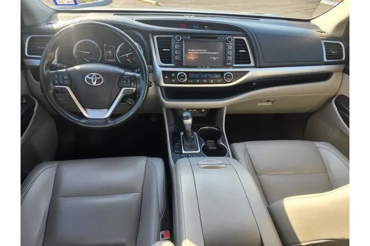 $22998 : Toyota Highlander 2019 SE 4d image 8