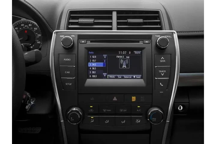 Toyota Camry 2017 SE 4dr Sed image 10