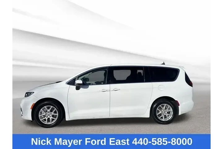 $21995 : Chrysler Pacifica 2023 Touri image 4