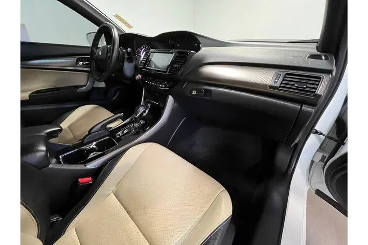 $20851 : Honda Accord 2017 Touring 2d image 10