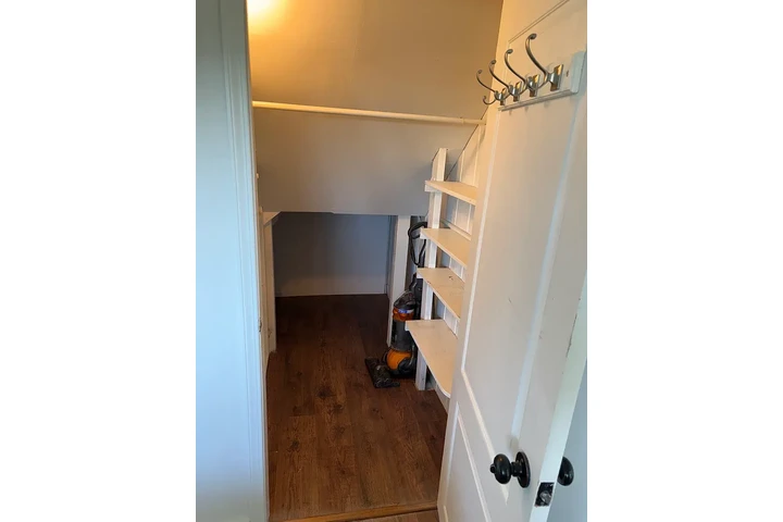 $1000 : easy access to transit image 8