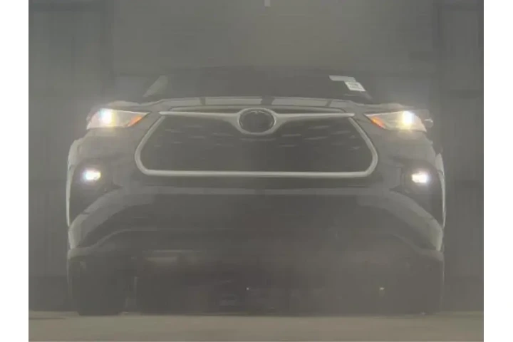 $30493 : Toyota Highlander 2024 AWD L image 3