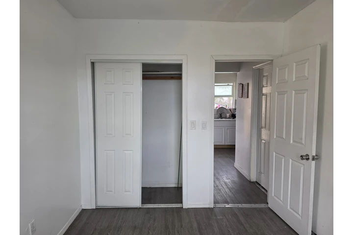 $875 : Se renta cuarto image 6