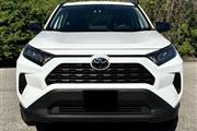 $19000 : Toyota RAV4 LE -- 2021 thumbnail