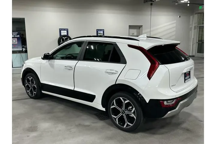 $27700 : Kia Niro 2025 SX Touring 4dr image 3