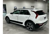 $27700 : Kia Niro 2025 SX Touring 4dr thumbnail