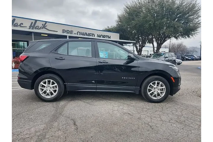 $20998 : Chevrolet Equinox 2024 LS 4d image 2