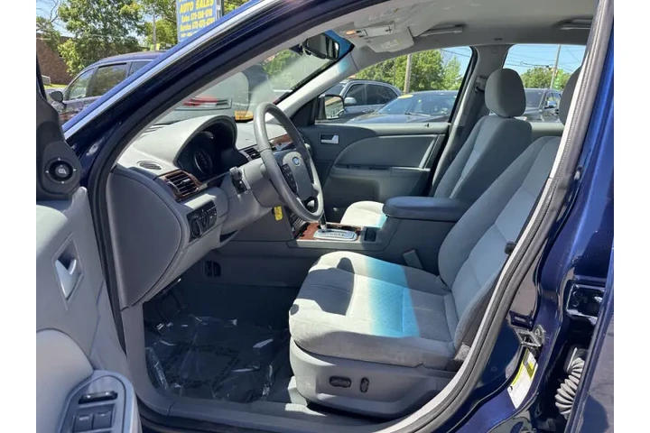 $3900 : 2007 Five Hundred SEL image 10
